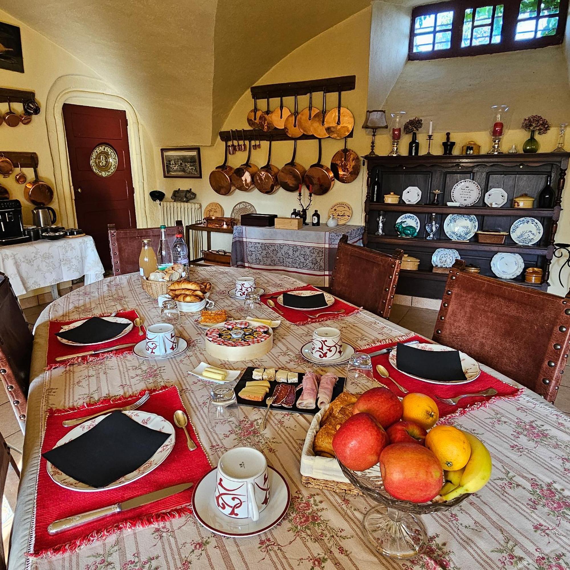 Chateau Royal De Saint-Saturnin Ngoại thất bức ảnh